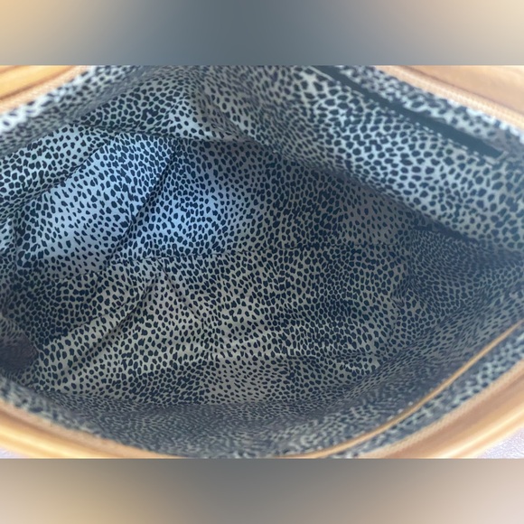 NWT Alyssa Convertible Backpack (Bonus B&BW Whipped Coconut Milkshake Candle) - Picture 7 of 9